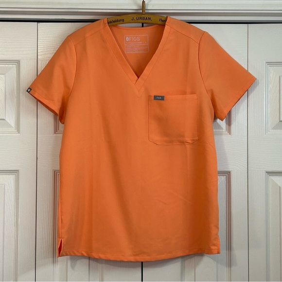 FIGS - Scrub SET- Papaya - Catarina Top (Small) - Dowa High Waisted (Small/Tall) - Picture 5 of 12